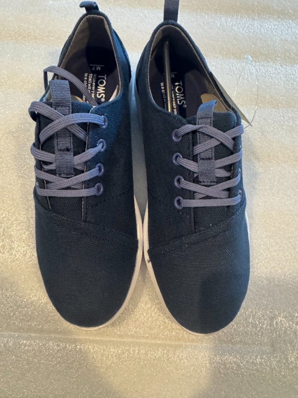TOMS Men’s Navy Blue Lace-Up Sneakers – US 7 / EU 40